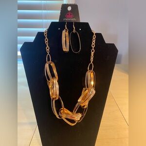 NWT Paparazzi Fiercely Flexing Gold Oval Link Necklace & Earrings Set